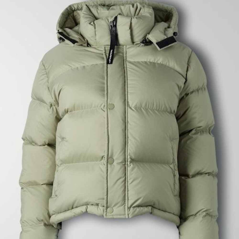 Aritizia Super Puff | Shorty | Light Khaki Green